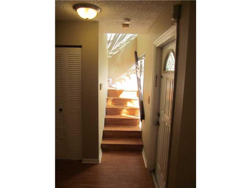 SNAPPER CREEK TOWNHOUSES - Residential Lease