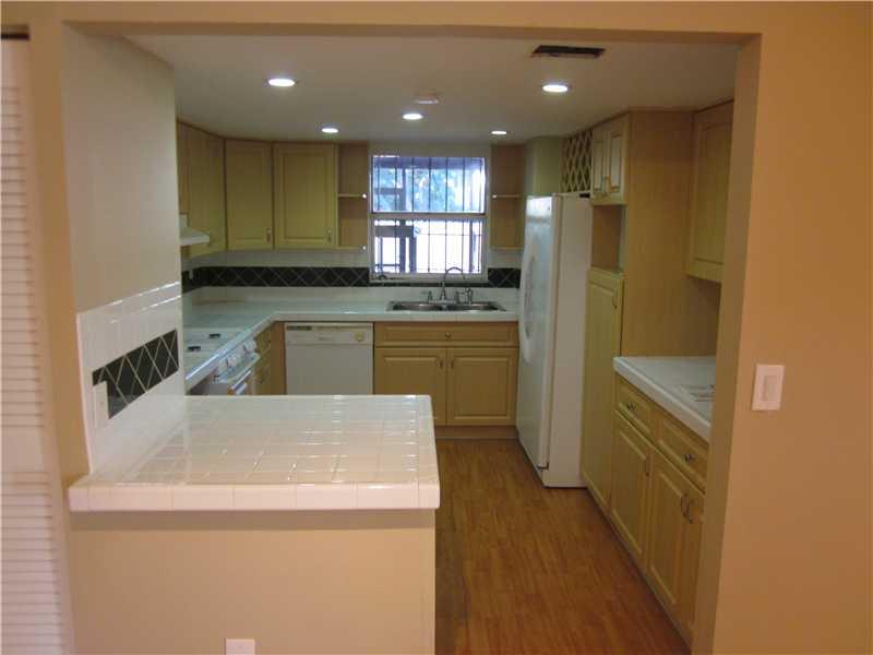 SNAPPER CREEK TOWNHOUSES - Residential Lease