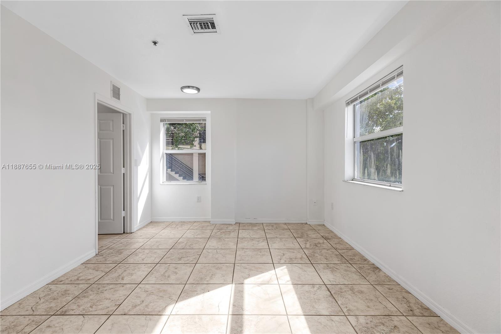 PARKVIEW APARTMENTS CONDO - Residential Lease