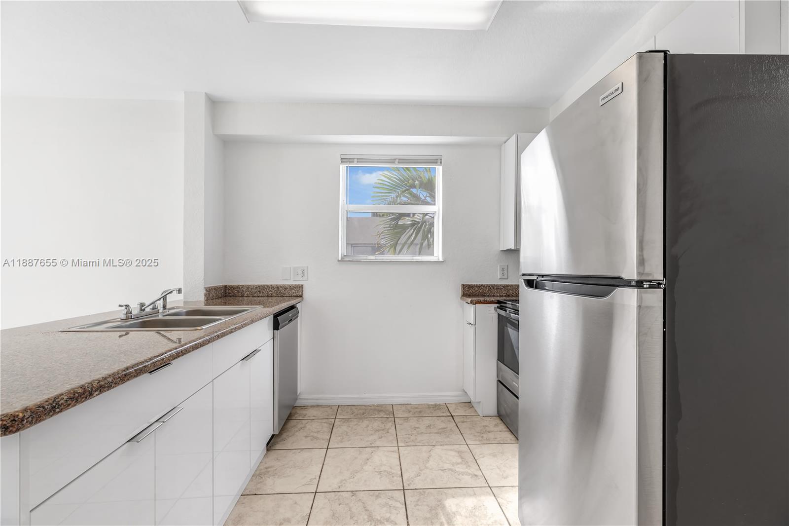 PARKVIEW APARTMENTS CONDO - Residential Lease