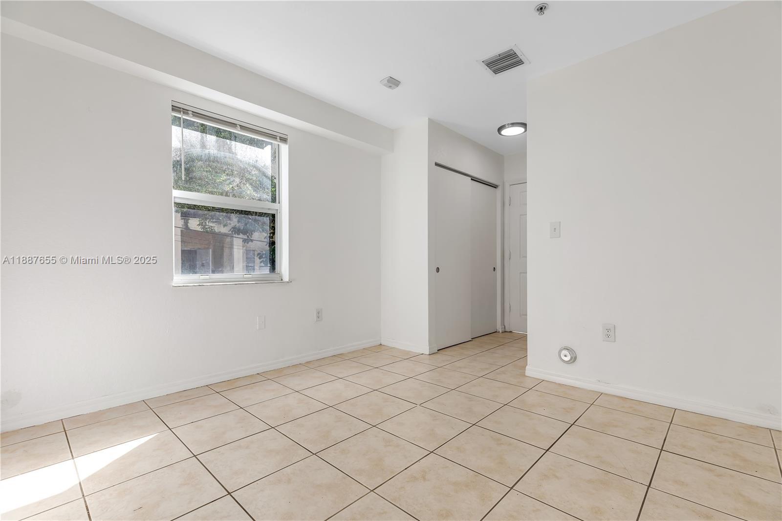 PARKVIEW APARTMENTS CONDO - Residential Lease
