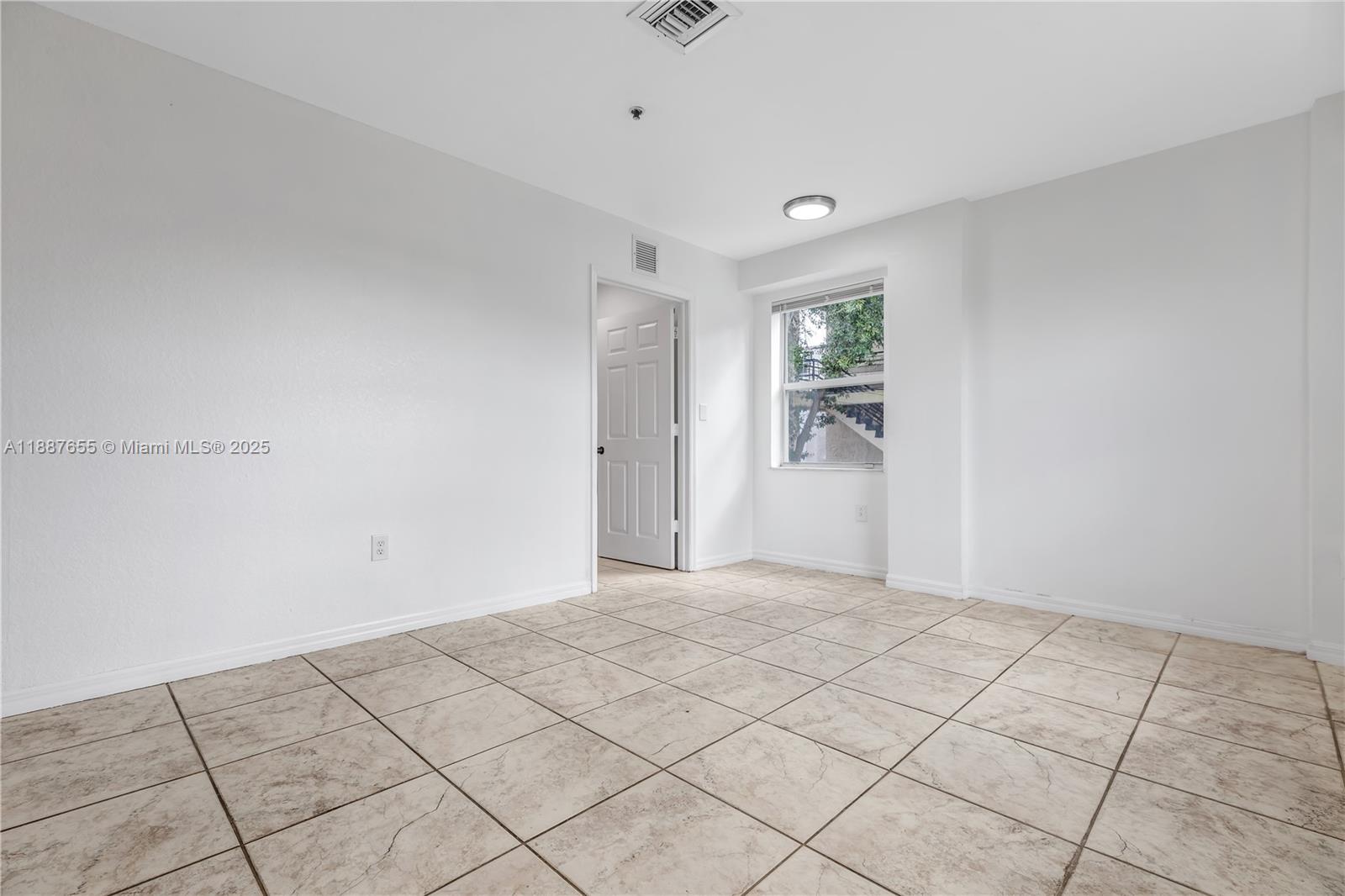 PARKVIEW APARTMENTS CONDO - Residential Lease