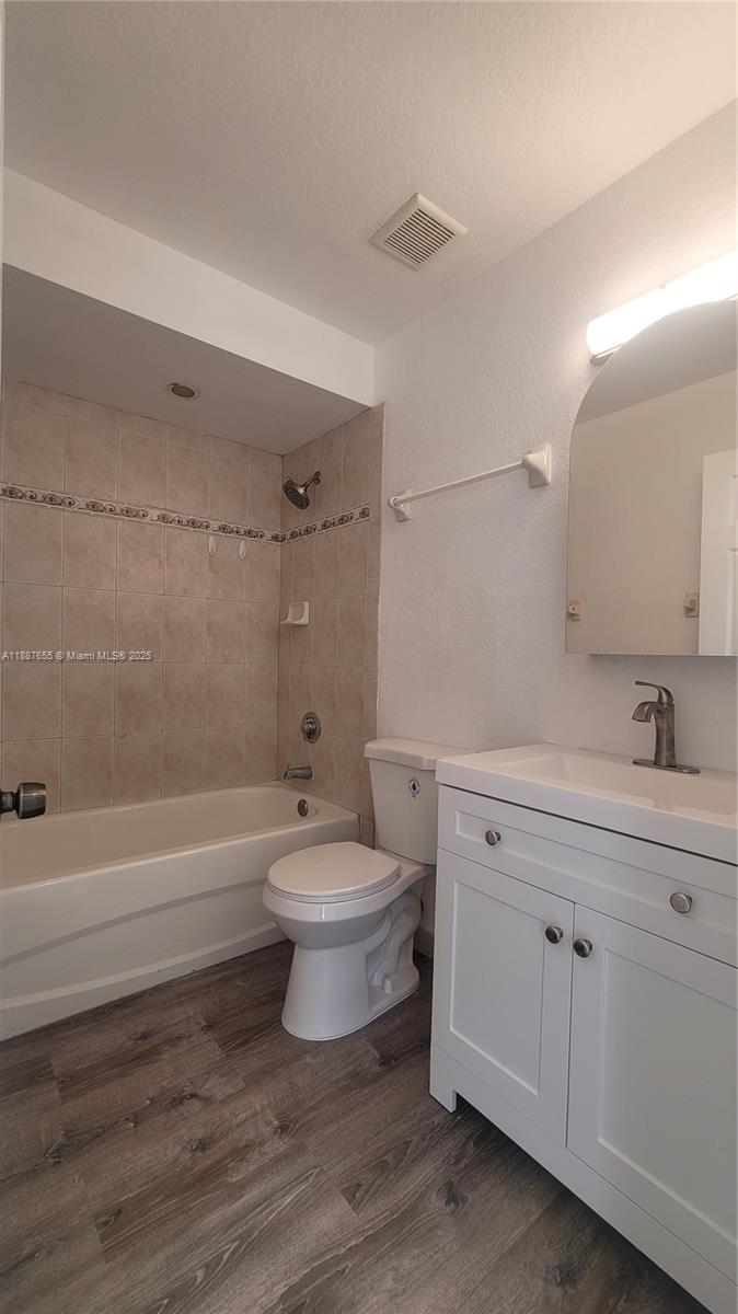 PARKVIEW APARTMENTS CONDO - Residential Lease