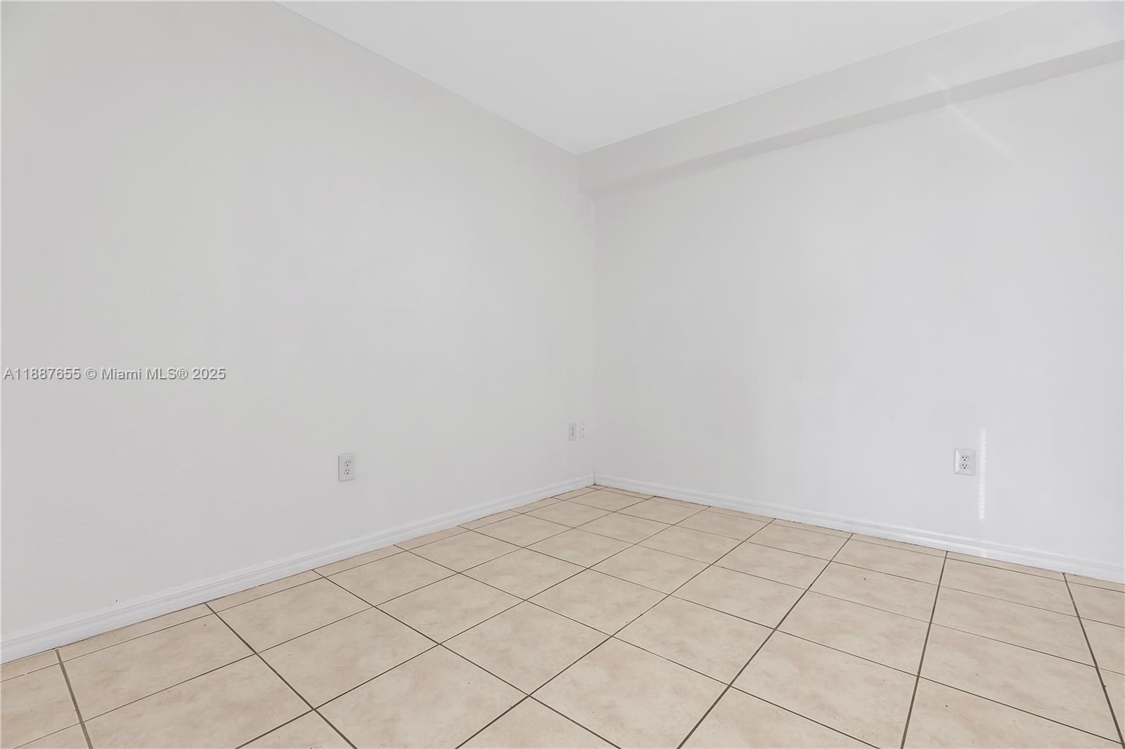 PARKVIEW APARTMENTS CONDO - Residential Lease