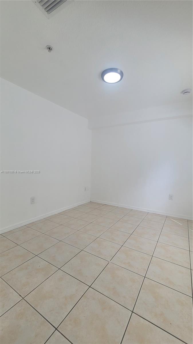 PARKVIEW APARTMENTS CONDO - Residential Lease