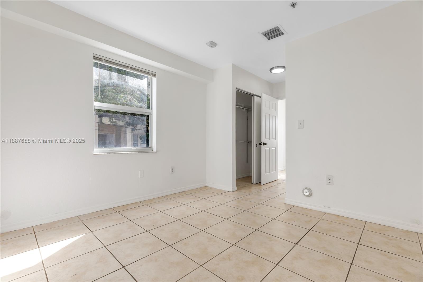 PARKVIEW APARTMENTS CONDO - Residential Lease