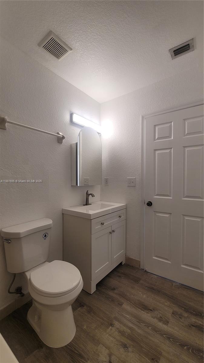 PARKVIEW APARTMENTS CONDO - Residential Lease