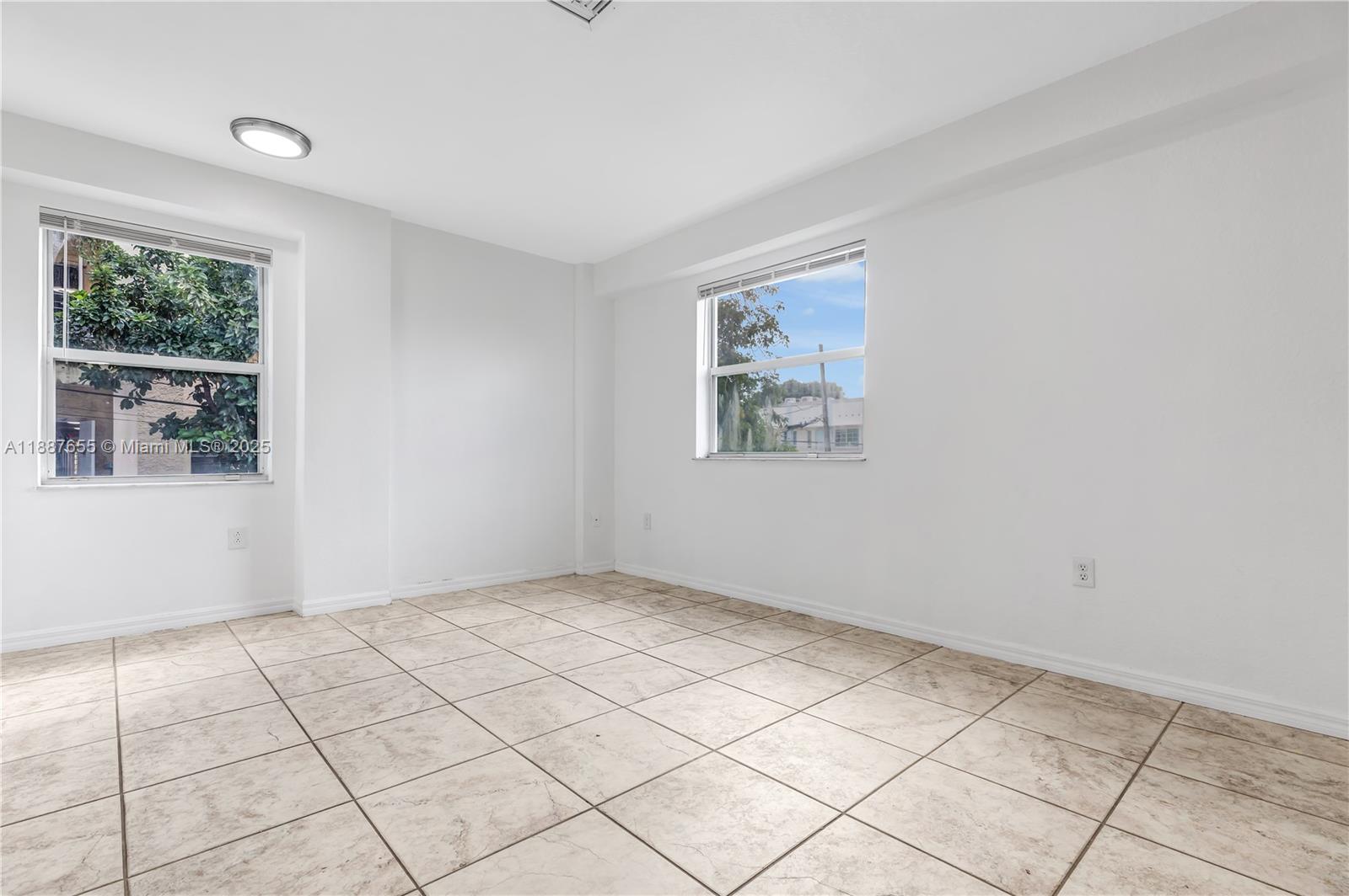 PARKVIEW APARTMENTS CONDO - Residential Lease