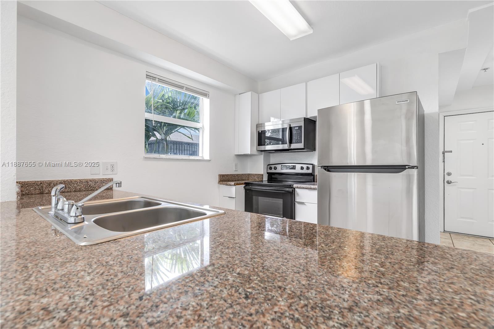 PARKVIEW APARTMENTS CONDO - Residential Lease