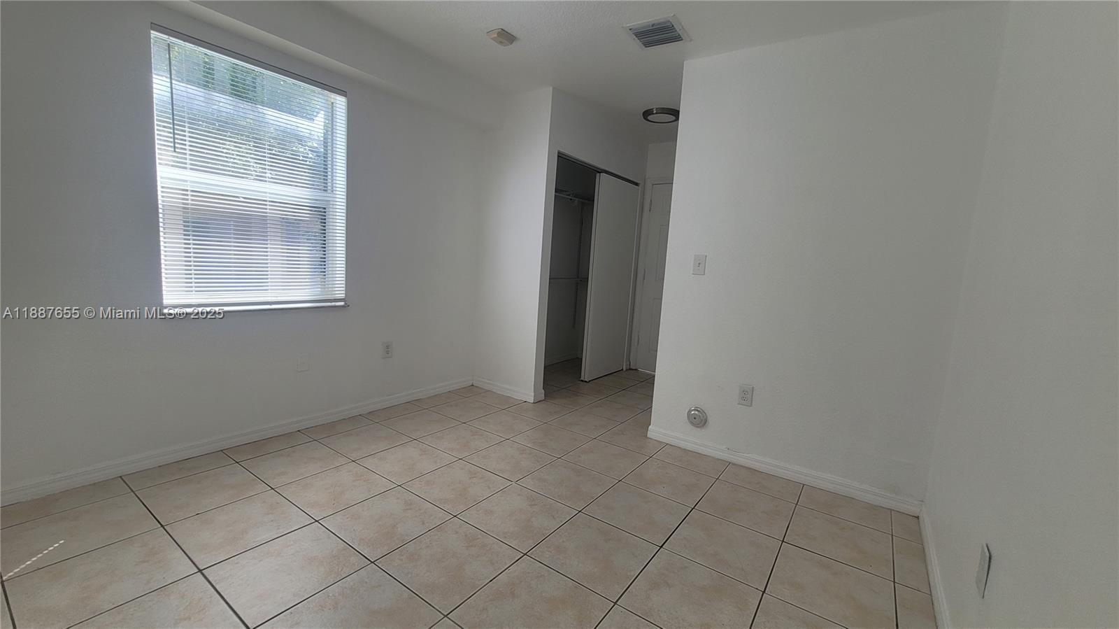 PARKVIEW APARTMENTS CONDO - Residential Lease