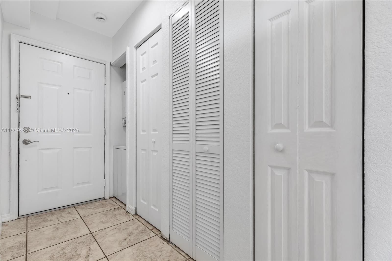 PARKVIEW APARTMENTS CONDO - Residential Lease