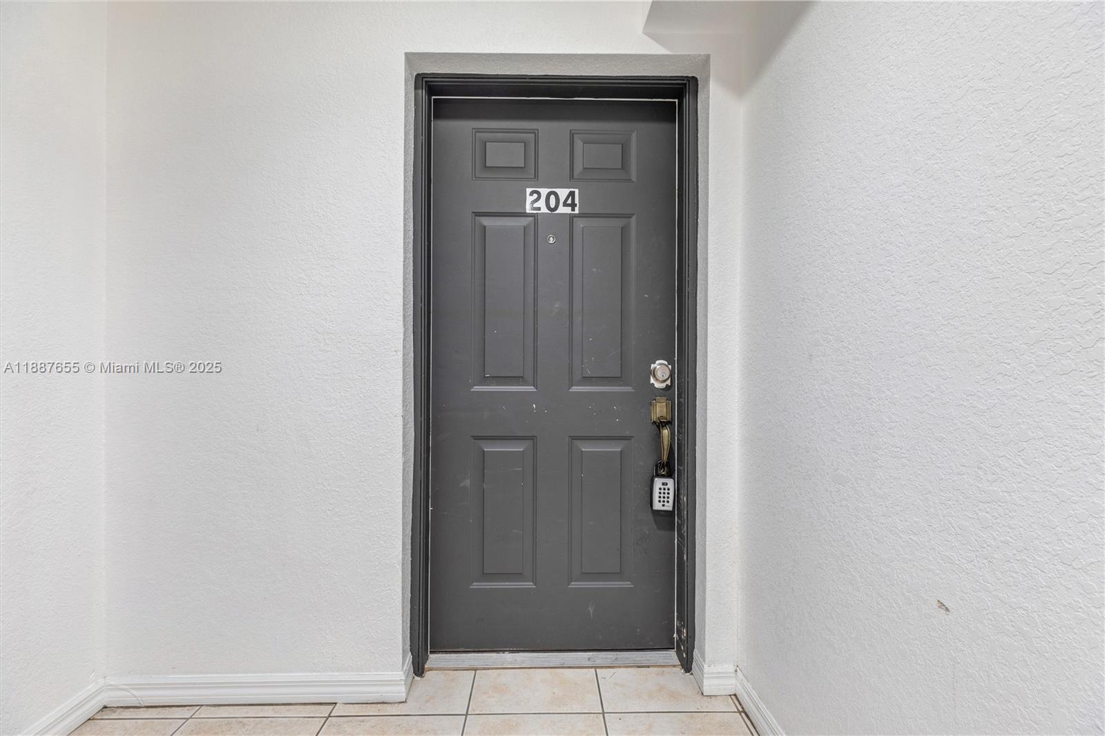 PARKVIEW APARTMENTS CONDO - Residential Lease