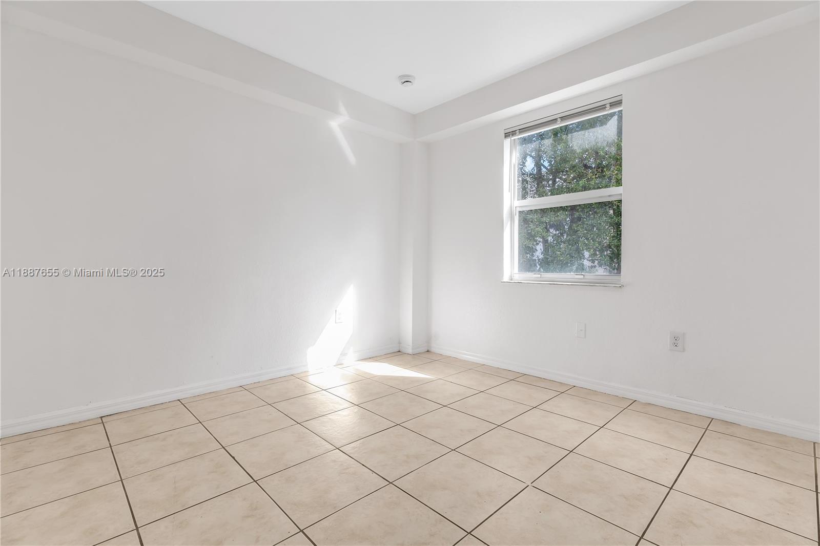 PARKVIEW APARTMENTS CONDO - Residential Lease