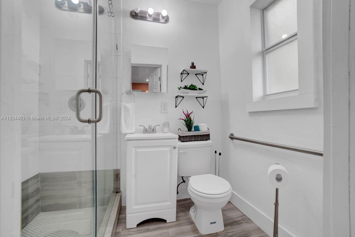 ROCKMOOR VILLA TRACK - Residential Lease
