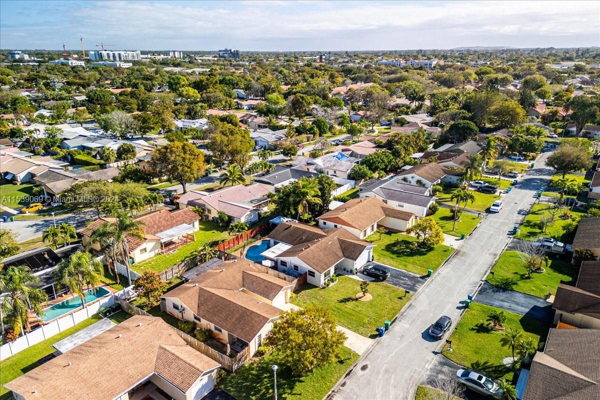 ROYAL PALM POINTE - Residential