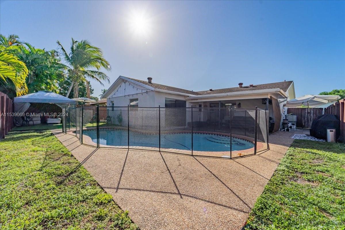 ROYAL PALM POINTE - Residential