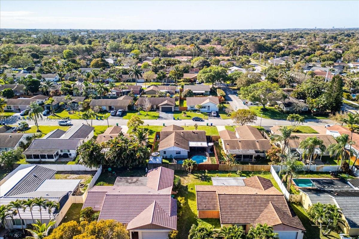 ROYAL PALM POINTE - Residential