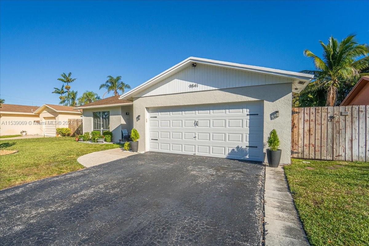 ROYAL PALM POINTE - Residential