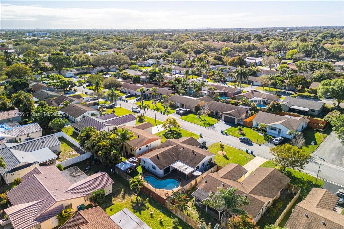 ROYAL PALM POINTE - Residential