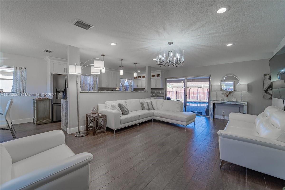 ROYAL PALM POINTE - Residential