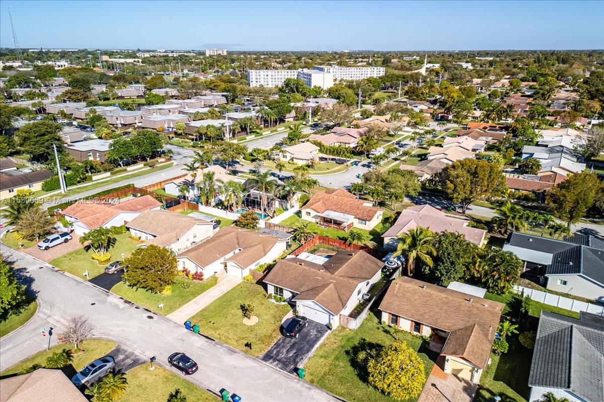 ROYAL PALM POINTE - Residential