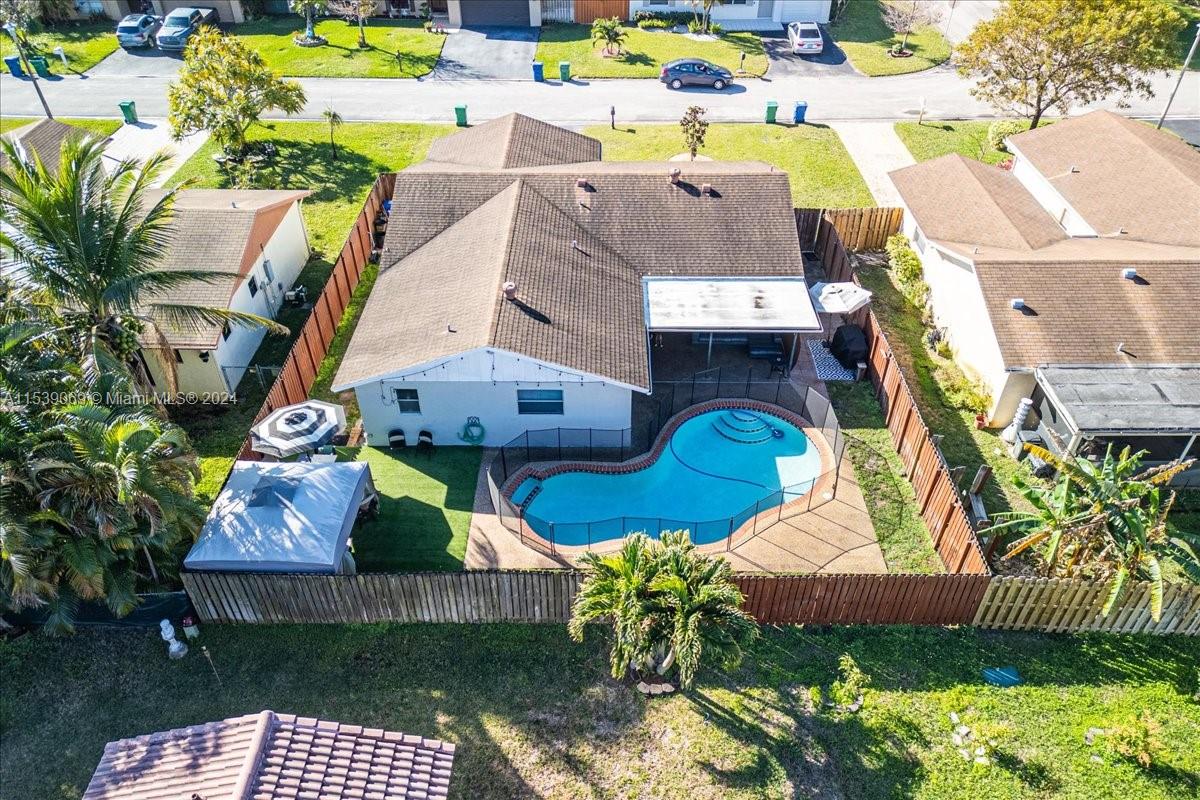 ROYAL PALM POINTE - Residential