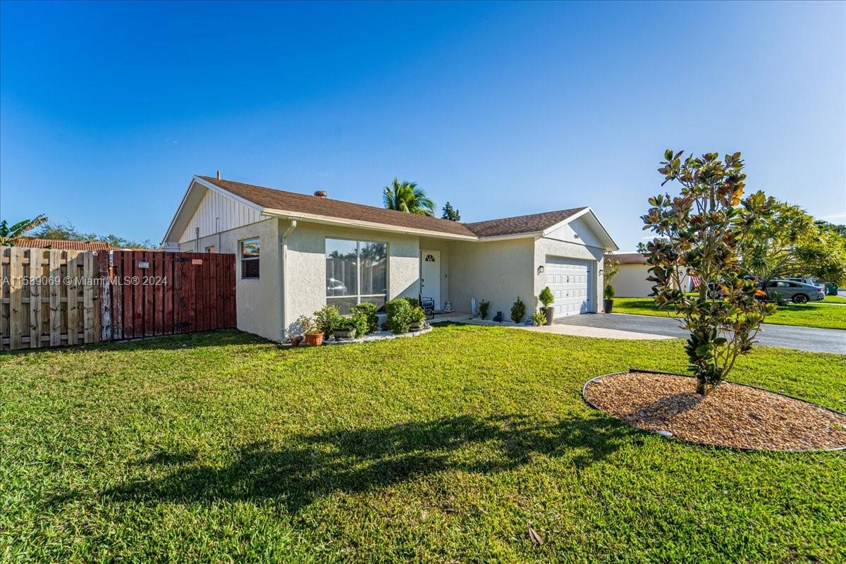 ROYAL PALM POINTE - Residential