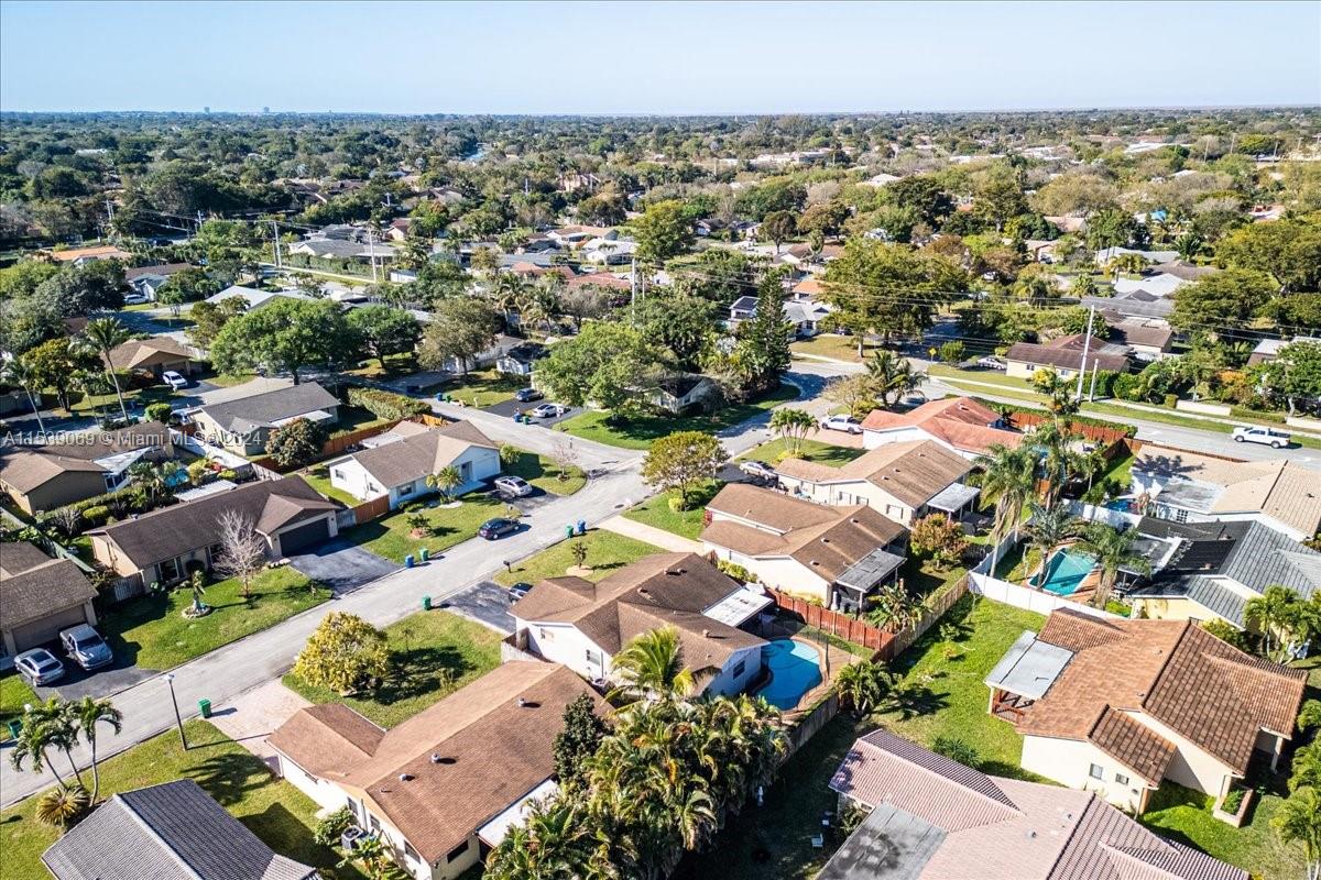 ROYAL PALM POINTE - Residential