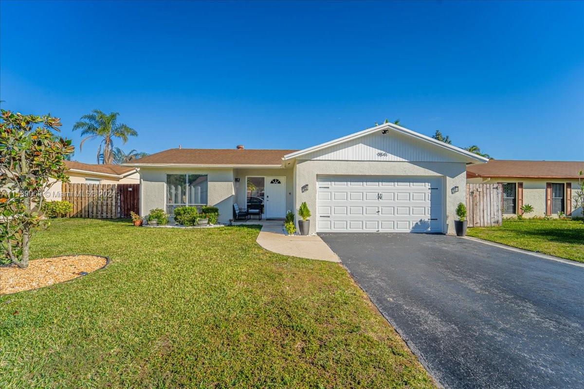 ROYAL PALM POINTE - Residential