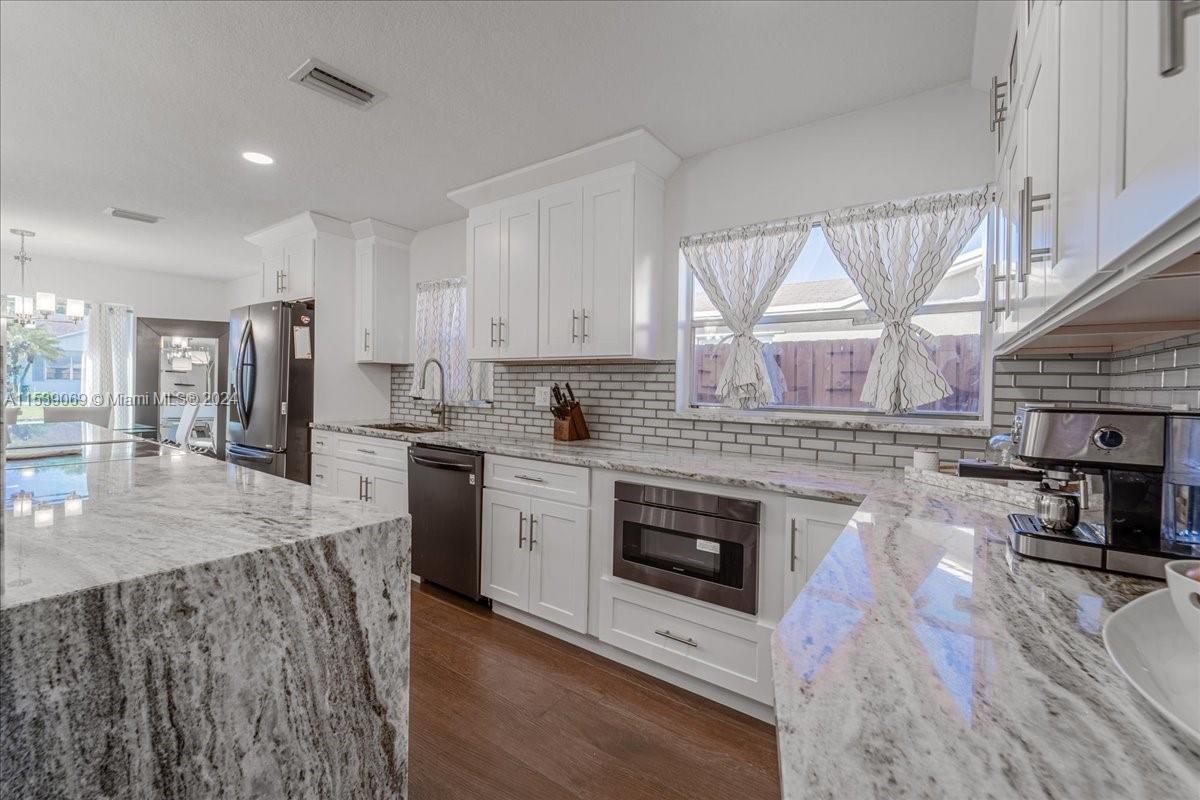ROYAL PALM POINTE - Residential
