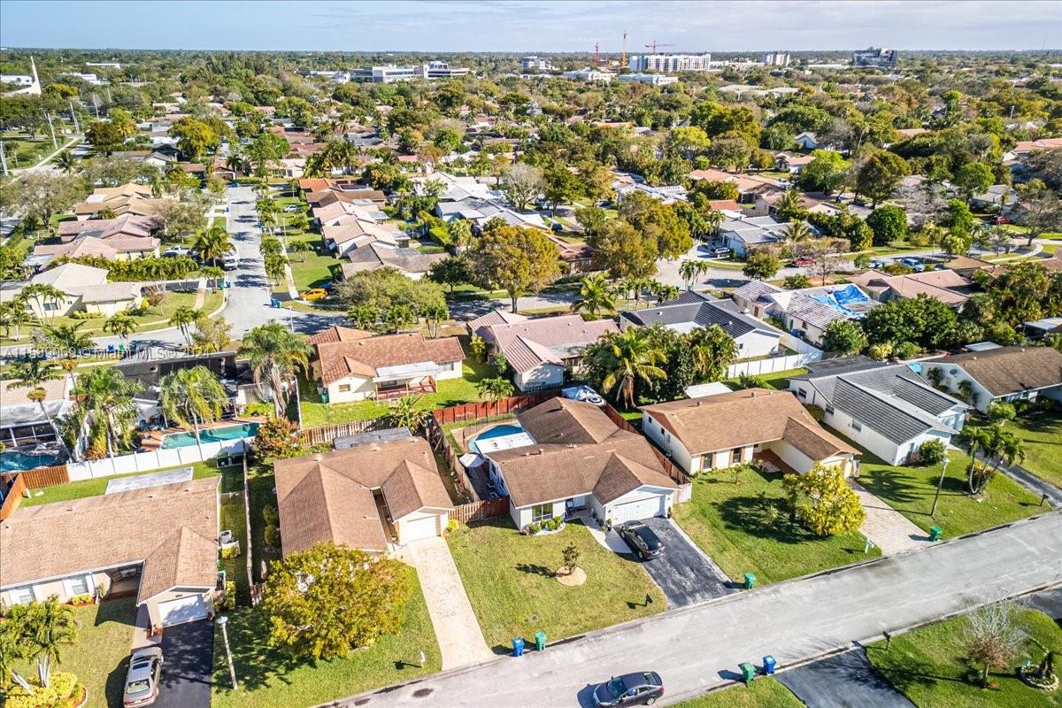 ROYAL PALM POINTE - Residential