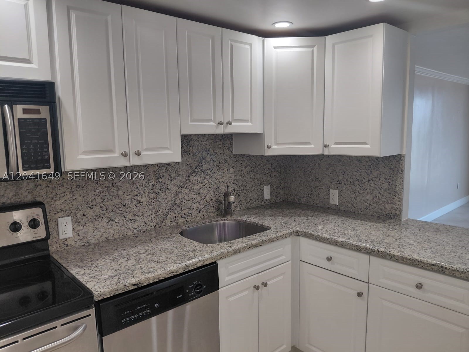 ARLEN BEACH CONDO - Residential