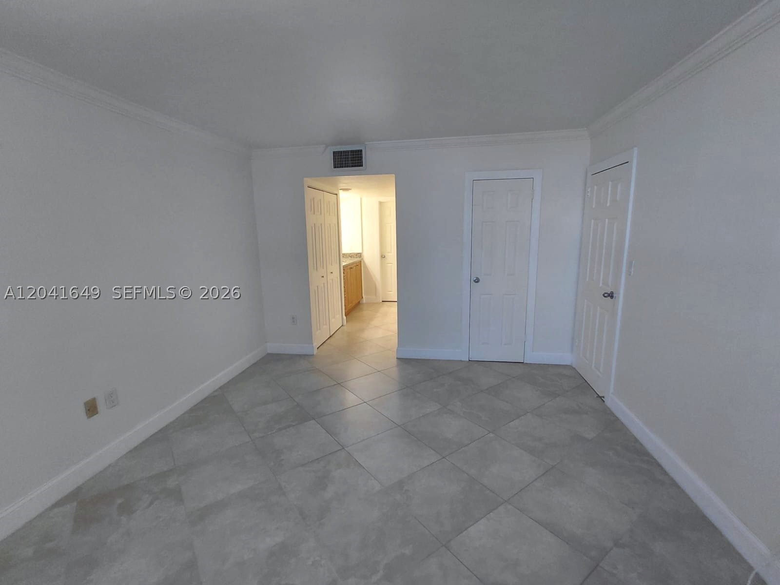 ARLEN BEACH CONDO - Residential