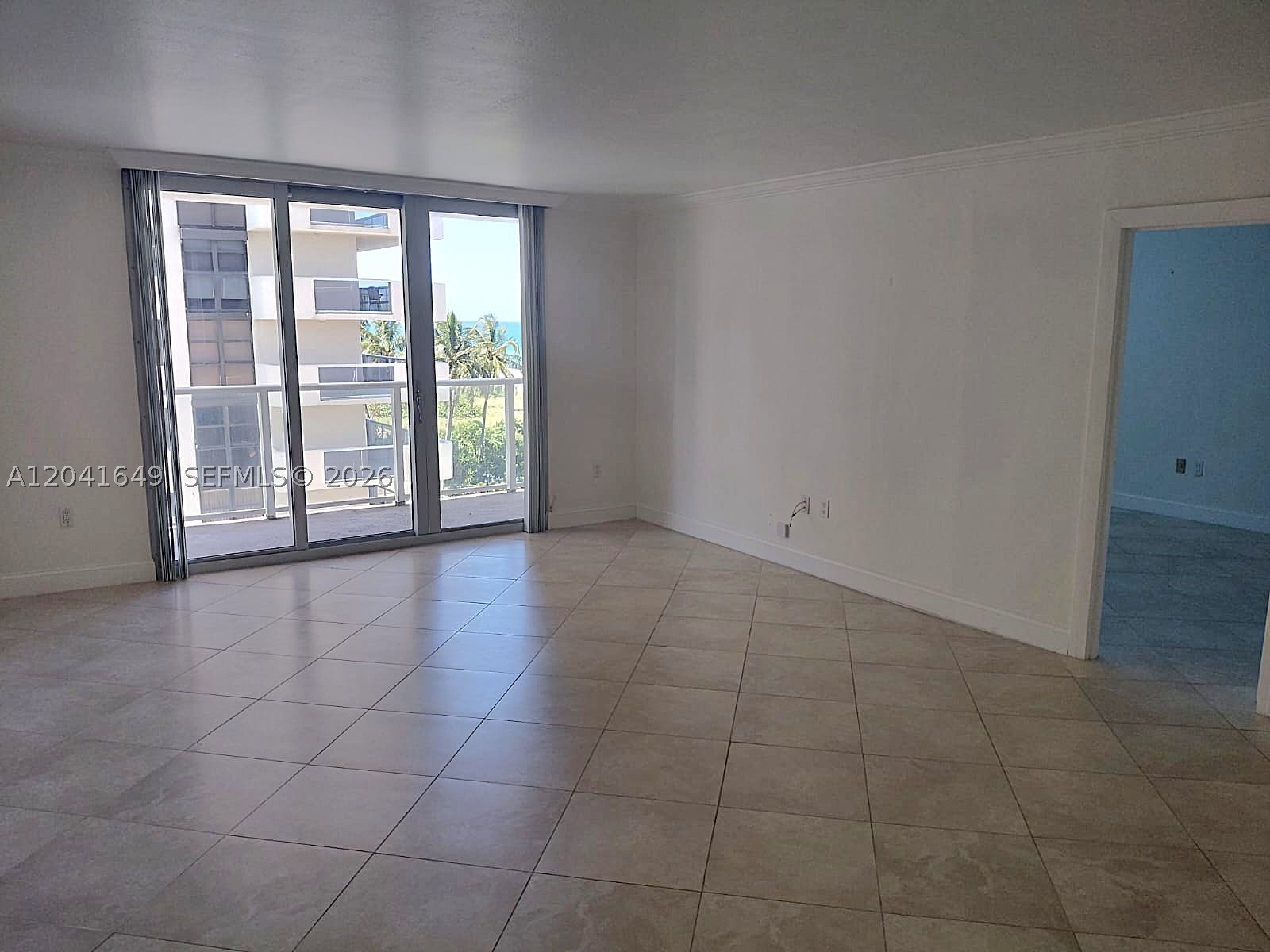 ARLEN BEACH CONDO - Residential