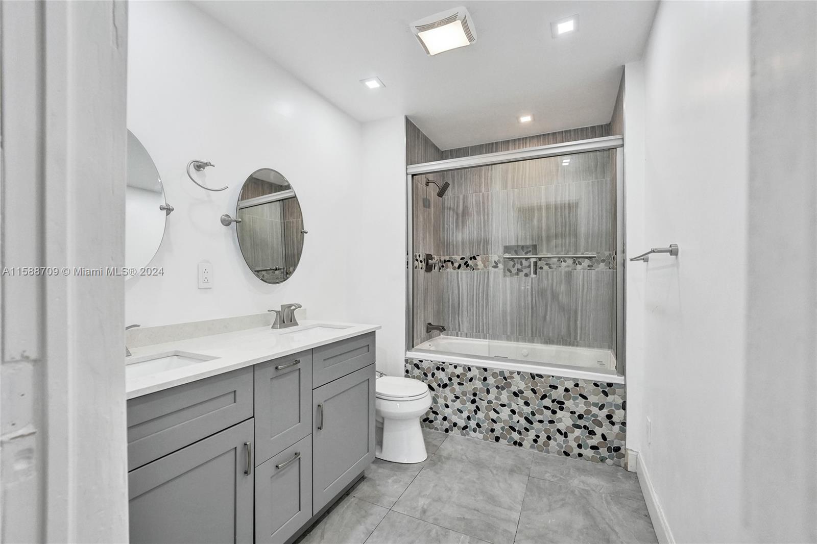 FALCON SUB NO ONE - Residential