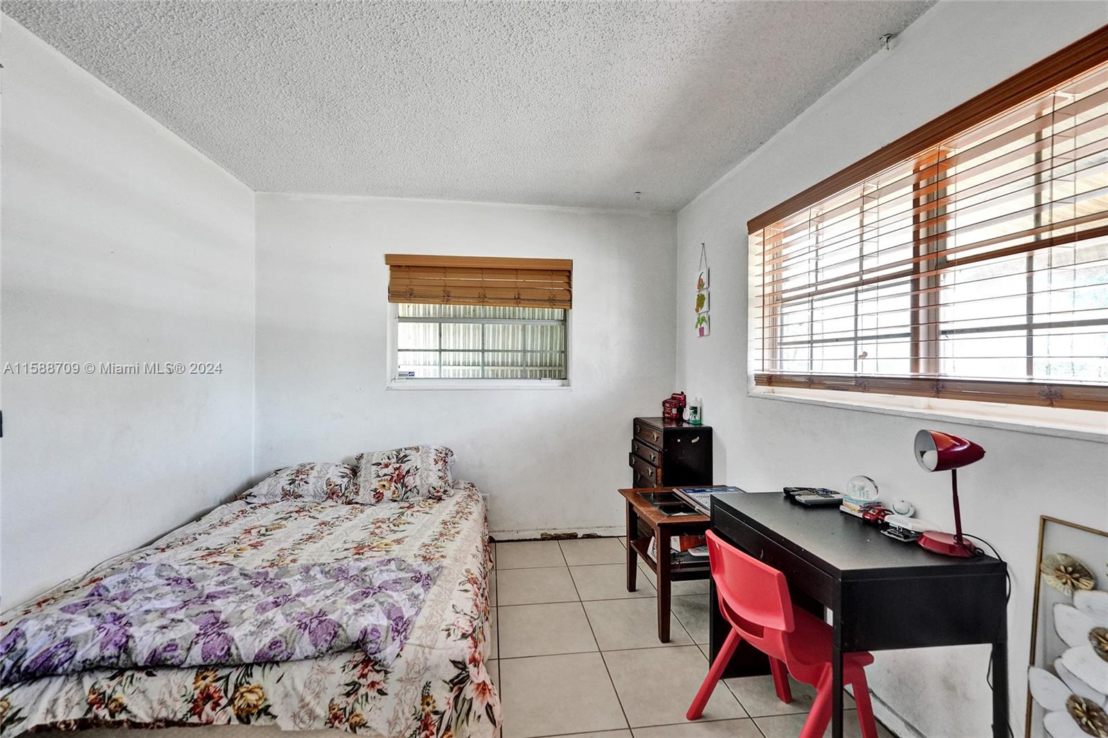 FALCON SUB NO ONE - Residential