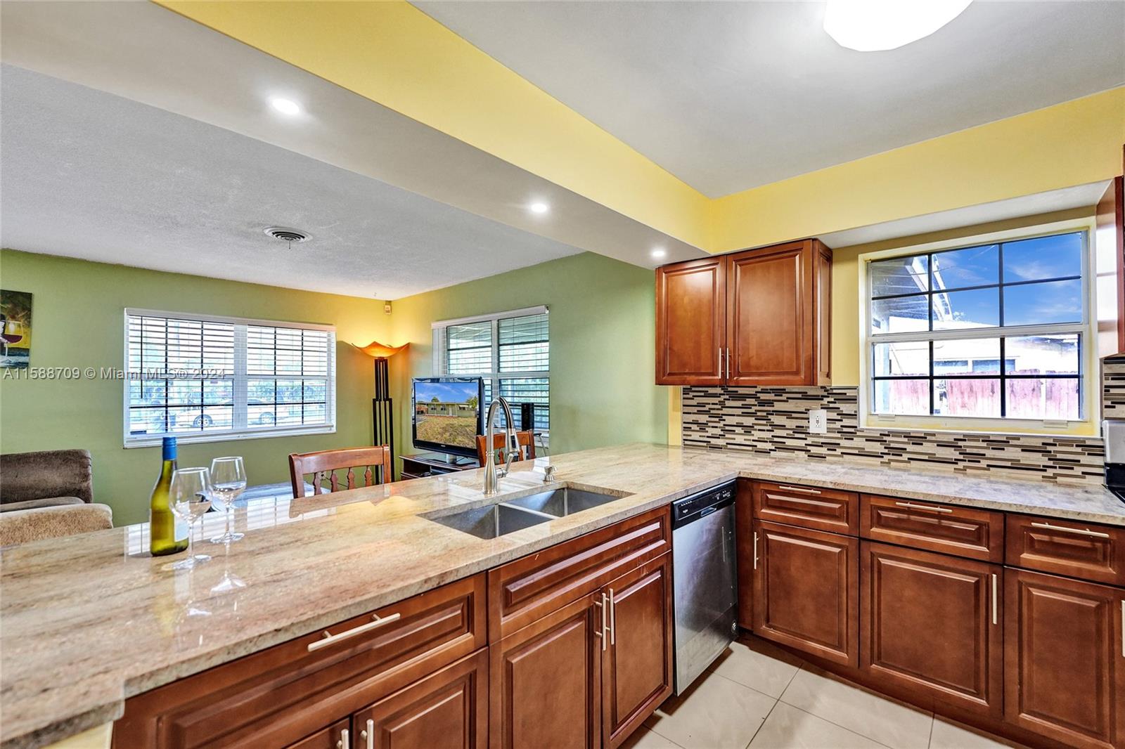 FALCON SUB NO ONE - Residential