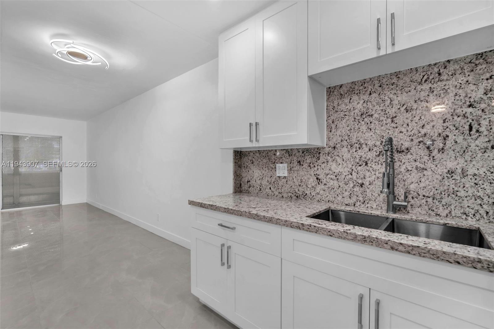 HILLCREST COUNTRY CLUB AP - Residential