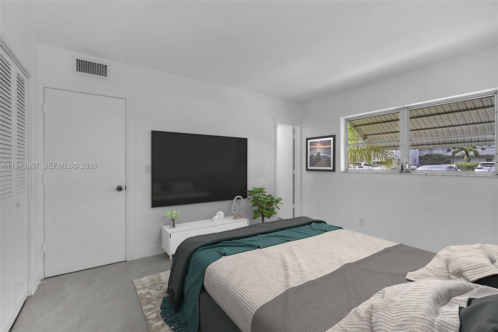 HILLCREST COUNTRY CLUB AP - Residential