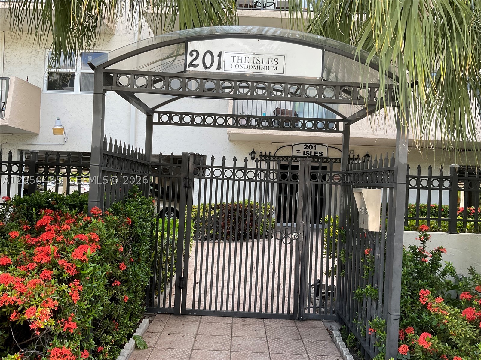 THE ISLES CONDO - Residential
