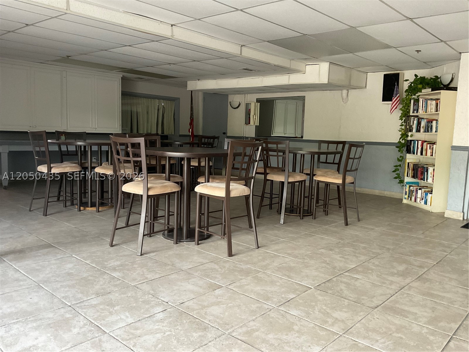 THE ISLES CONDO - Residential