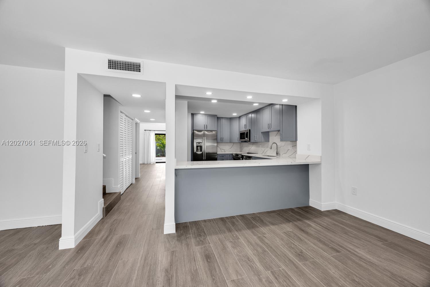 BANYANS OF SOUTH MIAMI CO - Residential Lease