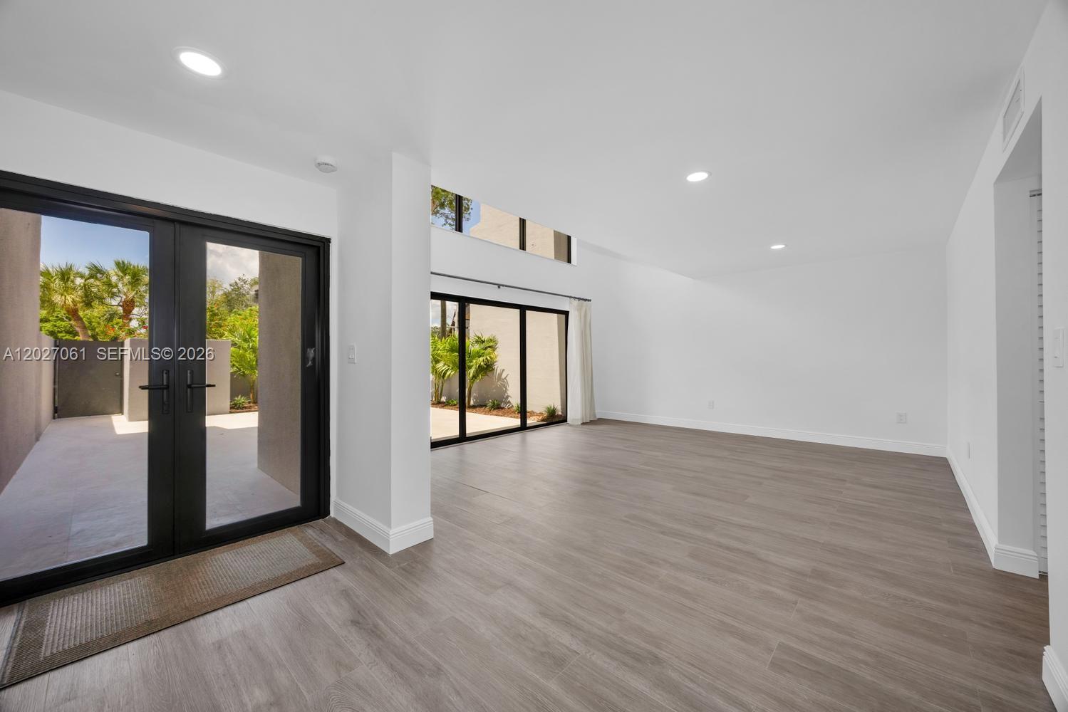 BANYANS OF SOUTH MIAMI CO - Residential Lease