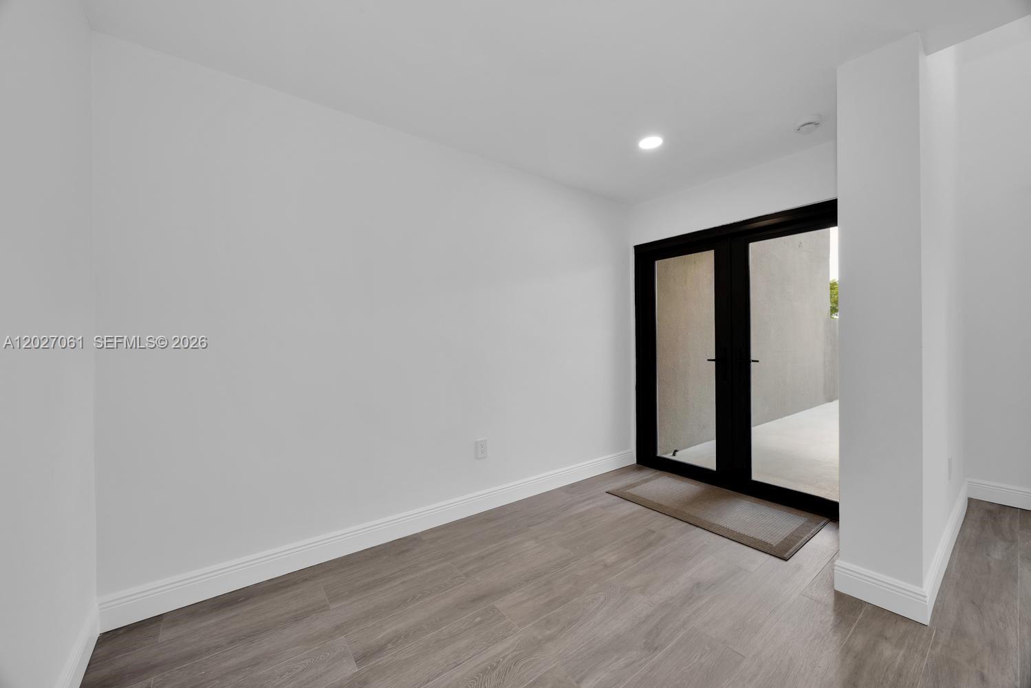 BANYANS OF SOUTH MIAMI CO - Residential Lease