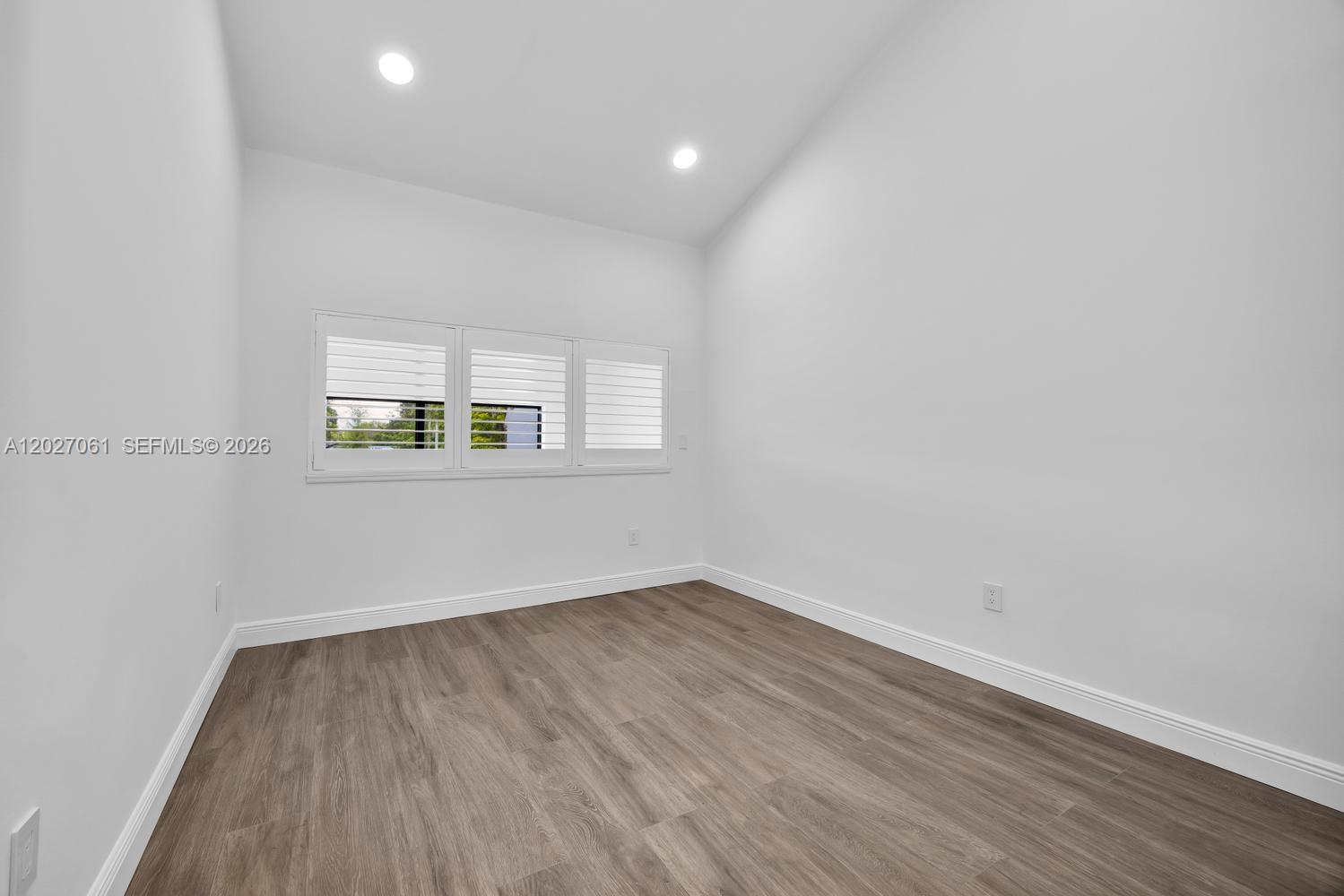 BANYANS OF SOUTH MIAMI CO - Residential Lease