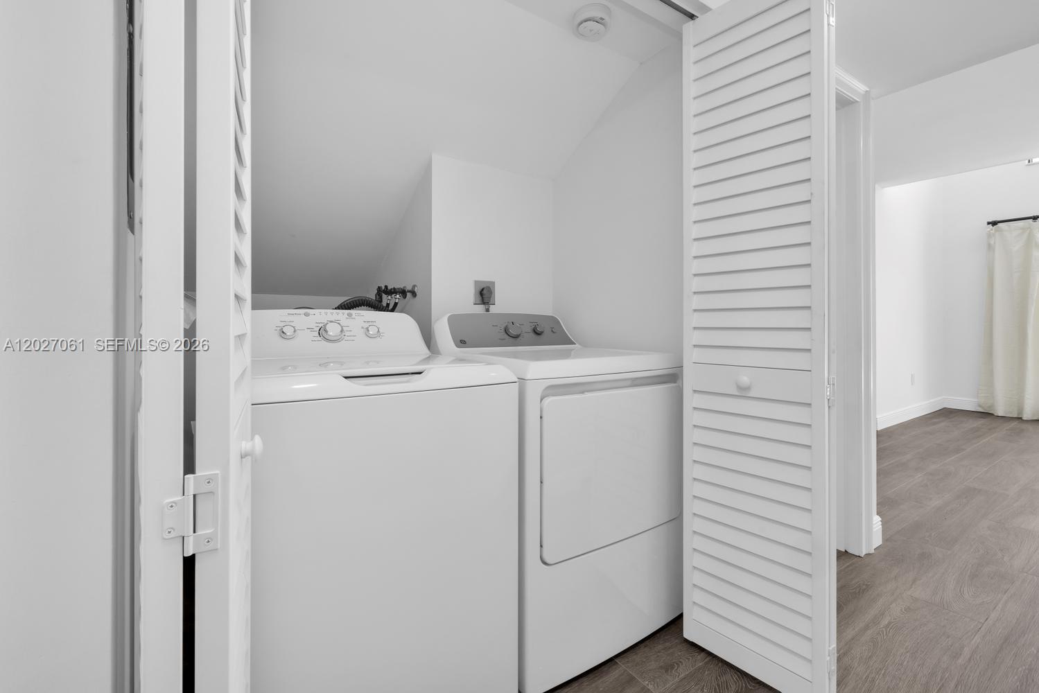 BANYANS OF SOUTH MIAMI CO - Residential Lease
