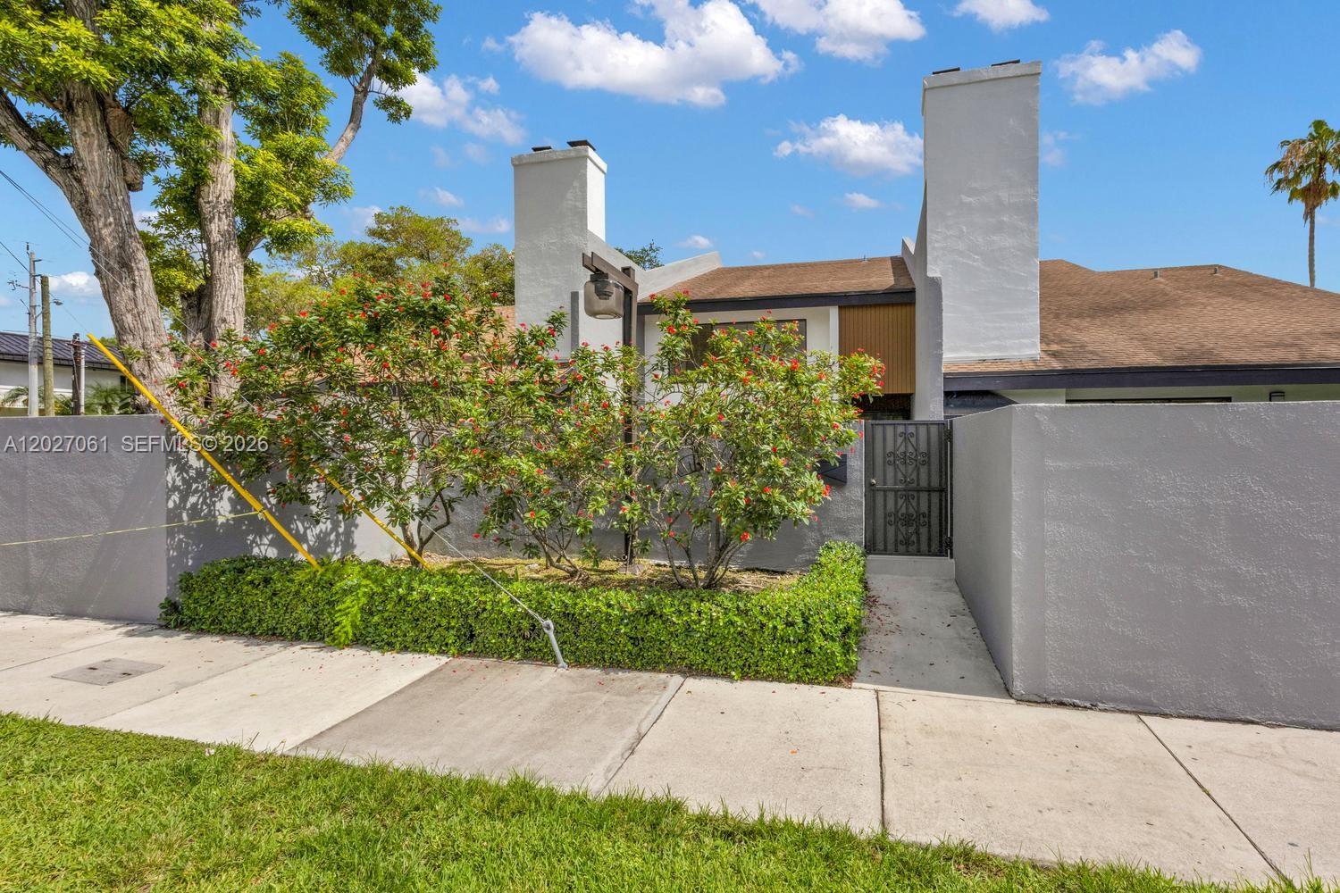 BANYANS OF SOUTH MIAMI CO - Residential Lease