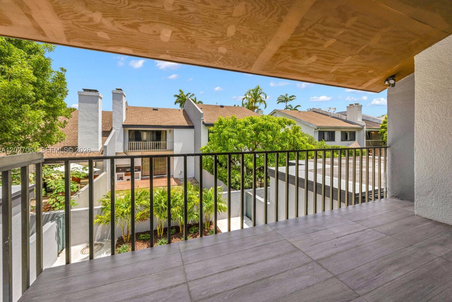 BANYANS OF SOUTH MIAMI CO - Residential Lease