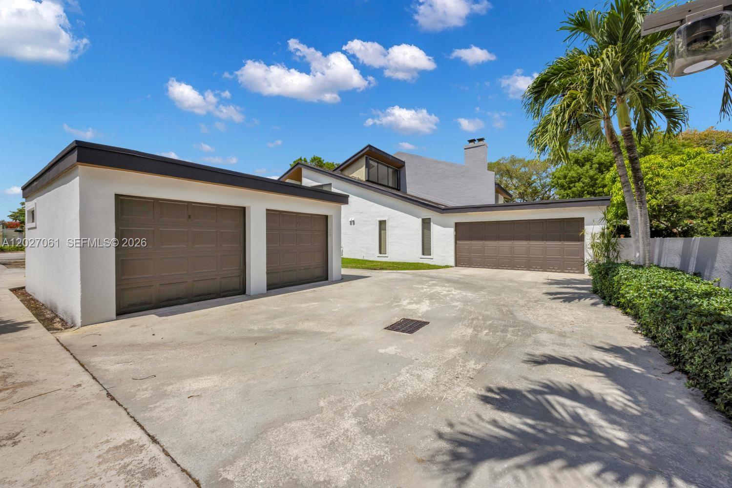 BANYANS OF SOUTH MIAMI CO - Residential Lease
