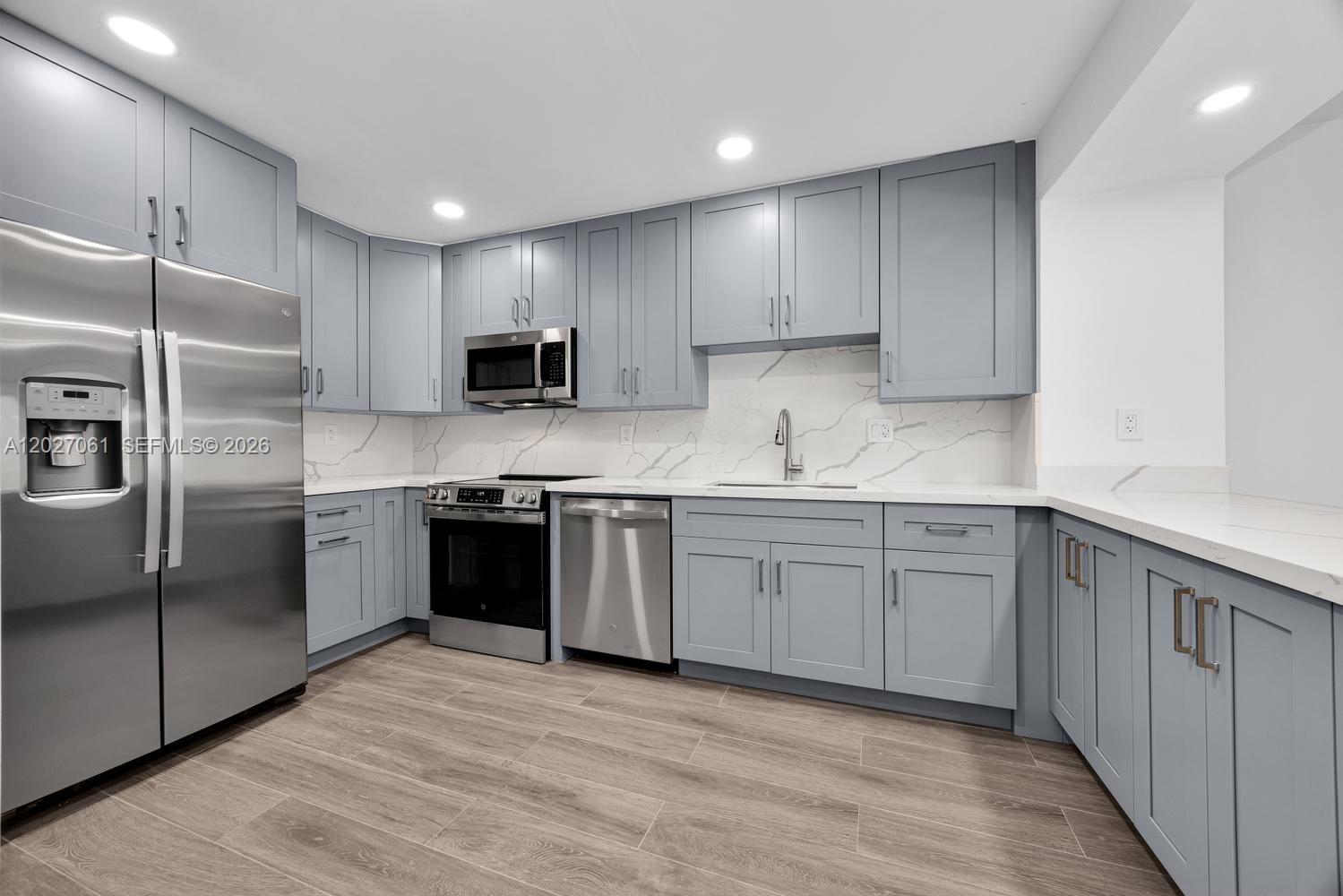 BANYANS OF SOUTH MIAMI CO - Residential Lease